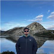 Soy estudiante de Educación Primaria(Formación Bilingüe), además estoy especializándome en la modalidad de Educación Física.